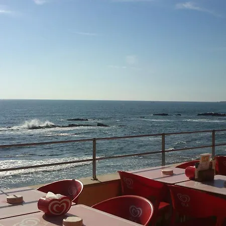 アパート Praia Das Avencas Apt Junto Ao Mar Com Estacionamento E Ac パレーデ