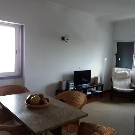 Praia Das Avencas Apt Junto Ao Mar Com Estacionamento E Ac アパート パレーデ